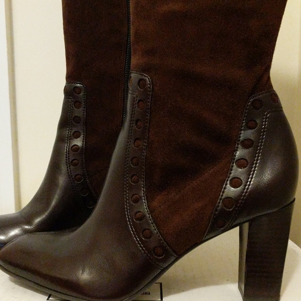 Like new! Sexy Franco Sarto faux-suede boots - Picture 3 of 8